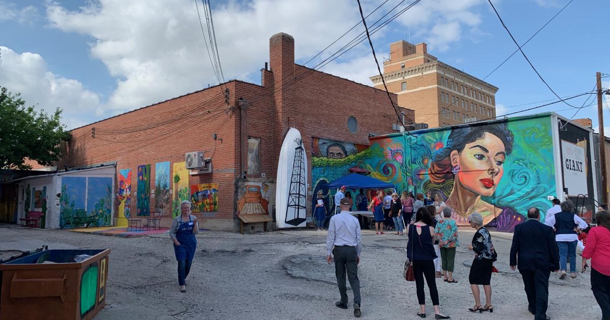 WATCH Paintbrush Alley Reveals New "Giant" Theme